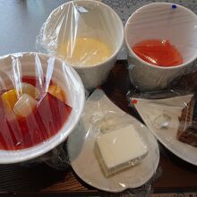 総菜なしの定食にするとおかずバーから5品セレクト可