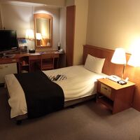 部屋の写真。手前に空きスペースがあるのが分かる。