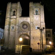 夜のリスボン大聖堂