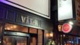 アーケードのカフェ