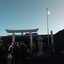 富士山頂上 浅間大社奥宮