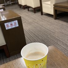 ソフトドリンクの自販機（無料）から