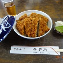 これがタレかつ丼。見た目よりあっさりしています。