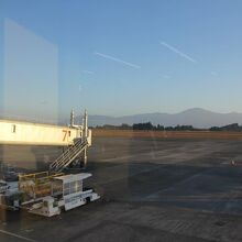 鹿児島空港の窓からの風景