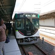 車窓には大阪とは思えない景色が広がる。