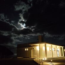 ホテル横の奈良尾温泉センター