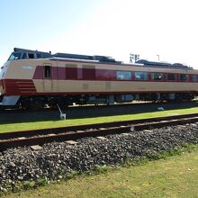 屋外展示のキハ183系