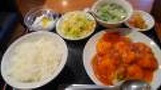 ボリューム満点のランチセットメニュー