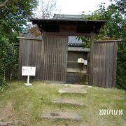 佐倉市の武家屋敷通りにあります。