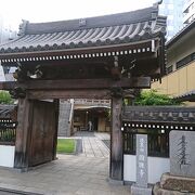 京都の銀閣寺と似たデザインのお堂