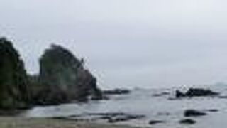 逢ヶ浜で奇岩を見ては