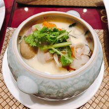 お目当てのトムカーガイ