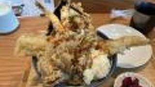 ランチの天丼がオススメ。オシャレな天ぷらのお店