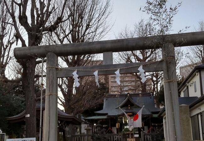 鏝絵(こてえ)の伊豆長八の作品が都内で唯一見れるお稲荷さんが隅田川のほとりにある