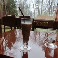 カフェテリア。　夜は宿泊者専用ラウンジになります。