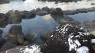 満潮になると埋まる野湯