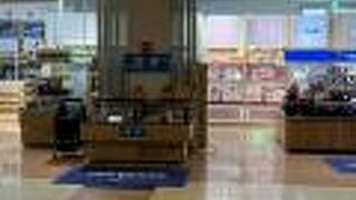 ANA FESTA 到着ロビーギフトショップ