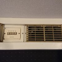  スチーム暖房は微調整できない。弱中強のみ