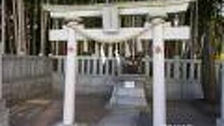 市川市役所の近くにあります。