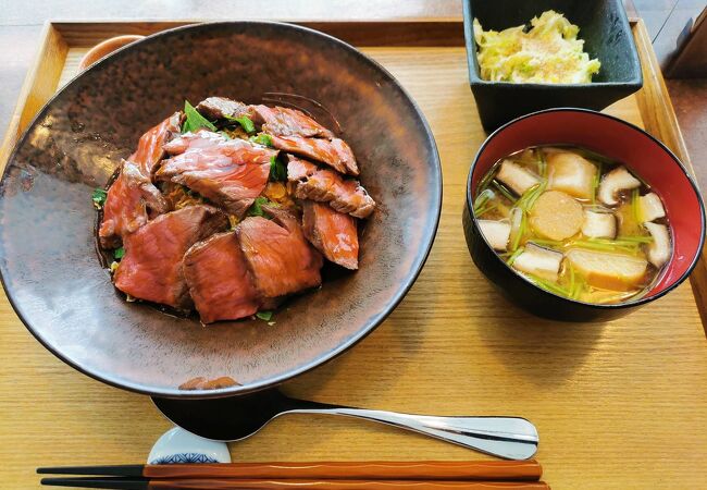 絶品ステーキ丼