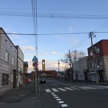 駅前からの道路です。