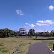 川崎の競輪場や野球場のある公園