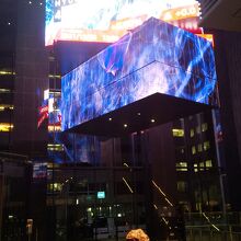 巨大ディスプレイ