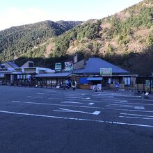 メインのレストランがある棟