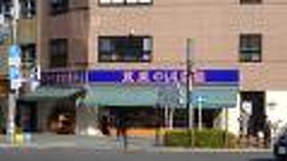 人形焼きはこしあんで、つぼ焼きは粒あんです。