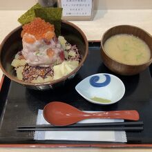 尾崎幸隆 丼