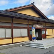 掛け軸や書が並ぶ展示室内は撮影禁止です。