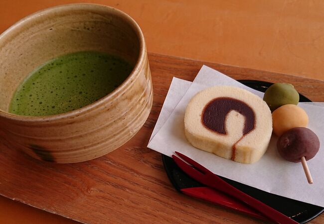 道後温泉本館を見ながらカフェ!!