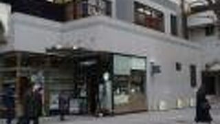 さほど混まない