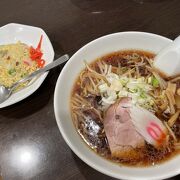 塩ラーメンも1日10食とんこつ醤油ラーメンも美味しい！チャーハン付でお腹いっぱい♪