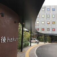 駐車場も広く、緑があって品があります