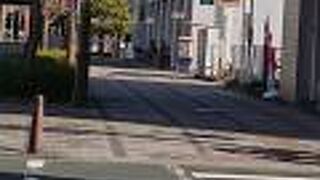 ひろびろした駅前通り