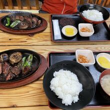 神社近く　あか牛丼　やよいさん　お肉も柔らかく　穴場なお店
