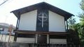 男子修道院の付属聖堂として設立された教会