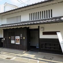町家風の建物です