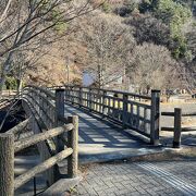 根場浜にある木の橋