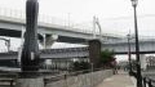 すぐ近くに隅田川を渡れる歩行者通路・すみだリバーウォークができました