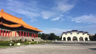 大中至正門 / 自由広場門