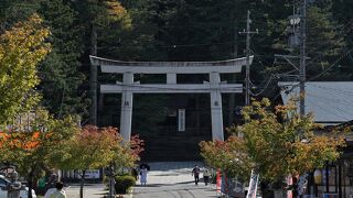 諏訪大社四社の中では最大規模です