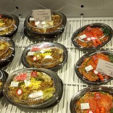 焼きそばやパスタあります