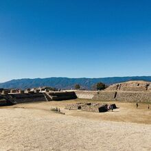 モンテ アルバンの古代遺跡 (オアハカ歴史地区とモンテ アルバンの古代遺跡)