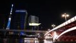 ライトアップされた姿が印象的でした