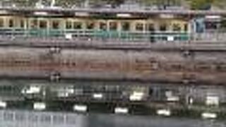 玉藻公園（城跡）のすぐ脇から