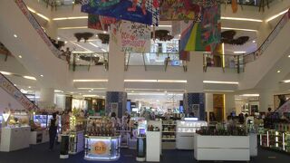 夏季休暇期間中のエンポリアム