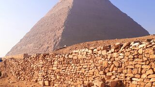 ピラミッド観光は  専門ツアーに した方が 得策