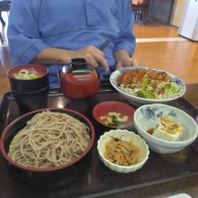 カツ丼とお蕎麦